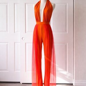🍊✨ Chic Orange Halter Jumpsuit 💃
